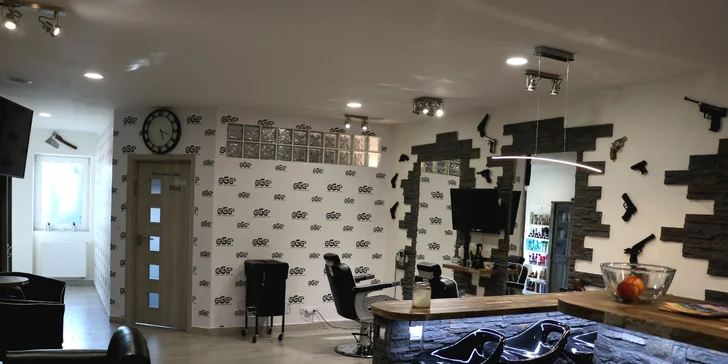 Pánové, užijte si svou chvilku v barber shopu: střih, úprava vousů, masáž hlavy i zábal na ruce