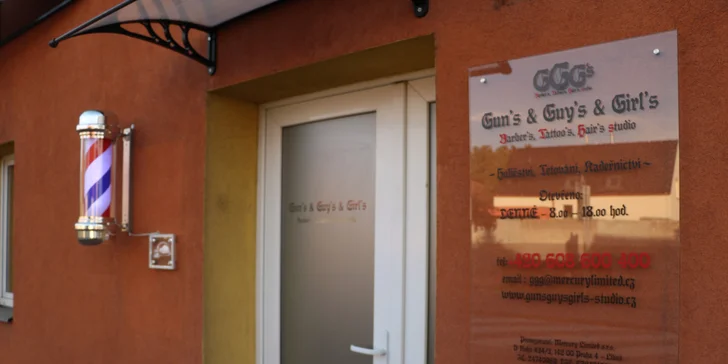 Pánové, užijte si svou chvilku v barber shopu: střih, úprava vousů, masáž hlavy i zábal na ruce