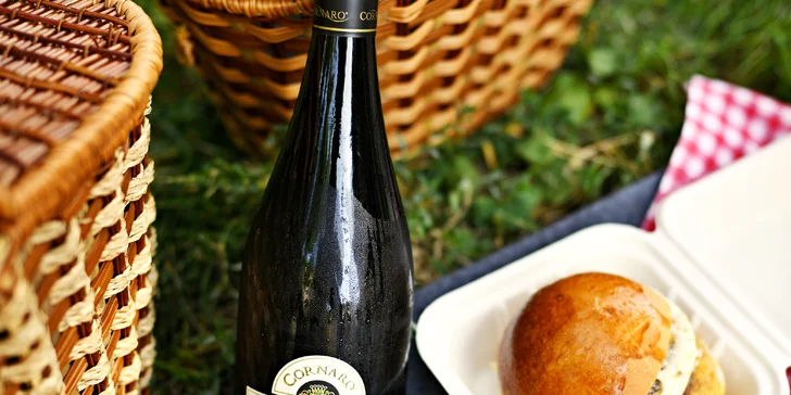 Vyrazte s přáteli do parku: piknik s miniburgery, dezertem i proseccem či pivem