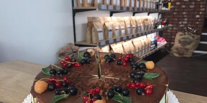 Káva přímo z pražírny: ice latte, ice cappuccino nebo třeba espresso tonic