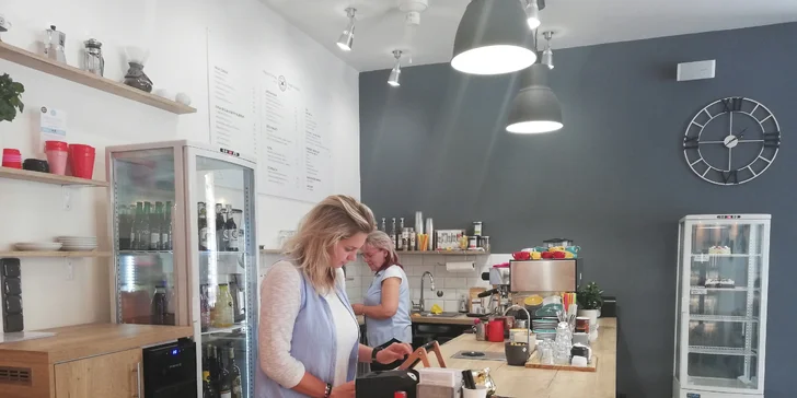 Káva přímo z pražírny: ice latte, ice cappuccino nebo třeba espresso tonic