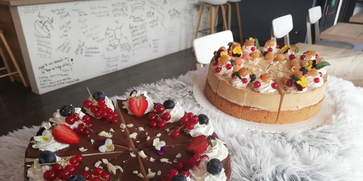 Káva přímo z pražírny: ice latte, ice cappuccino nebo třeba espresso tonic