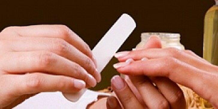 Ozdravující manikúra P-Shine s masáží rukou