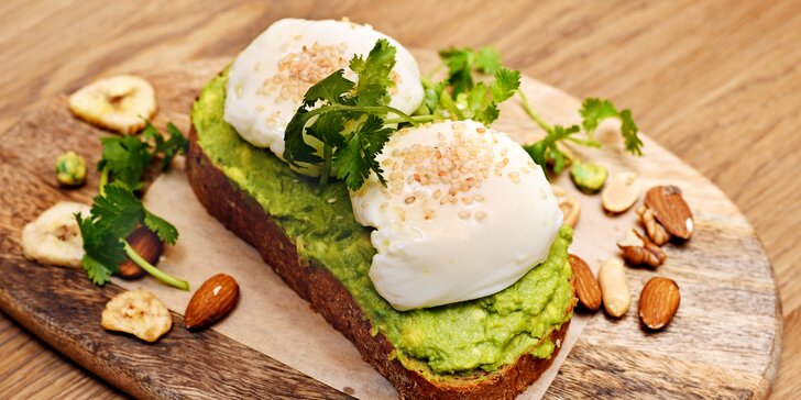 Snídaně podle výběru: anglická, zdravá s avokádem i vejce benedikt