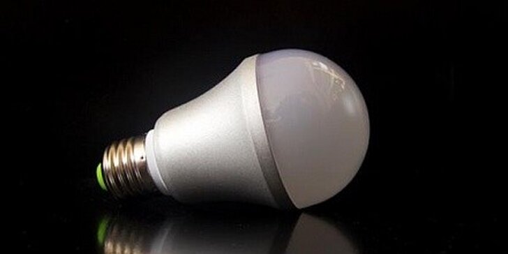 Kvalitní LED úsporná žárovka 9W 230V
