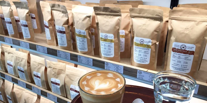 Káva přímo z pražírny: ice latte, ice cappuccino nebo třeba espresso tonic
