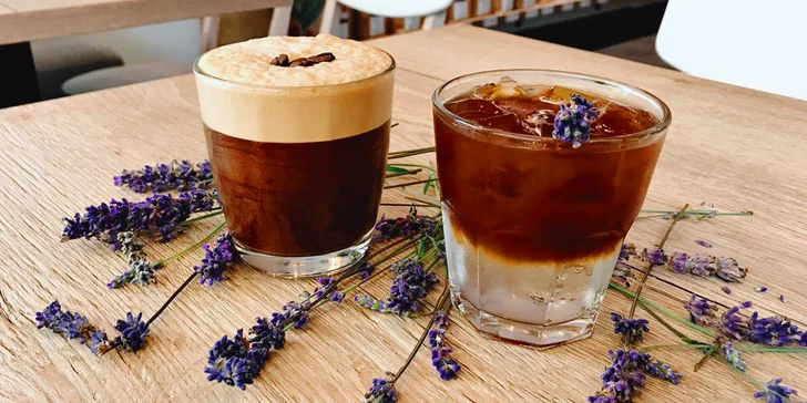 Káva přímo z pražírny: ice latte, ice cappuccino nebo třeba espresso tonic