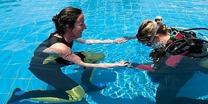 Darujte super zážitek pod stromeček – základní kurz potápění