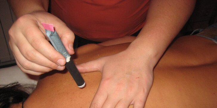 Čínská masáž kombinací metod dle potřeby: Tuina, baňky, moxování či quasha