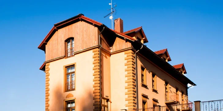 Pobyt v historické lázeňské budově v Táboře s polopenzí a konopnou koupelí