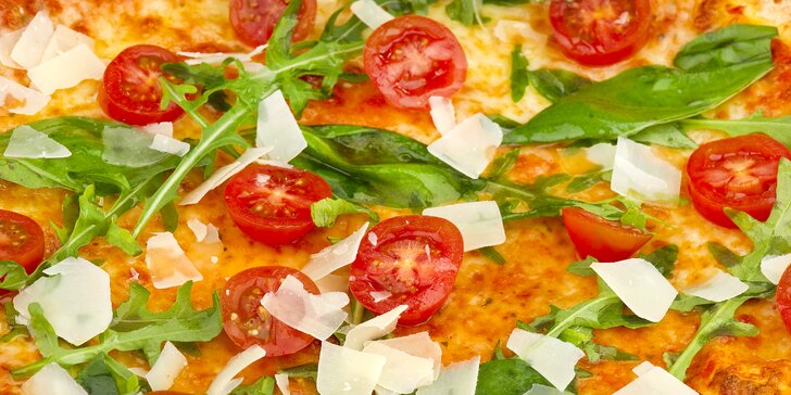 Zažeňte hlad po nákupech: Výtečná pizza a nápoj dle gusta na Arkádách