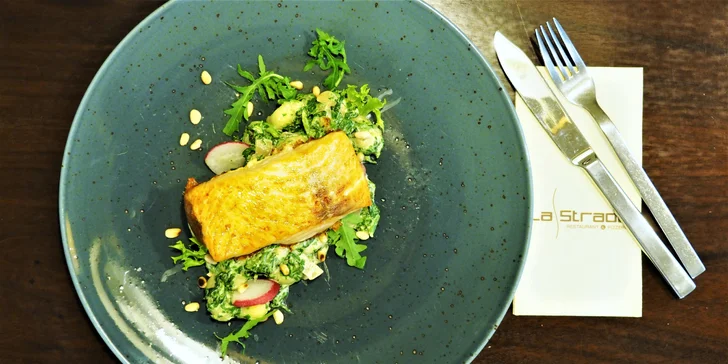 Lehké 3chodové menu pro dva: avokádový tartar, losos s gnocchi a sorbet