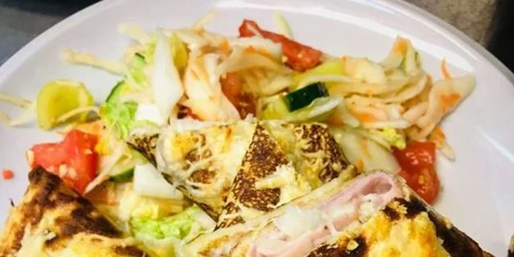 Polední fitness menu s nápojem i kávou v nové restauraci v Solnici
