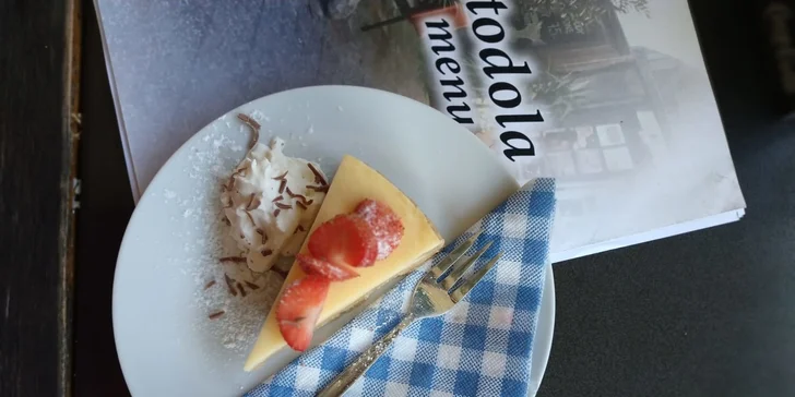 Káva nebo domácí limonáda a dezert dle výběru pro 1 i 2 os.