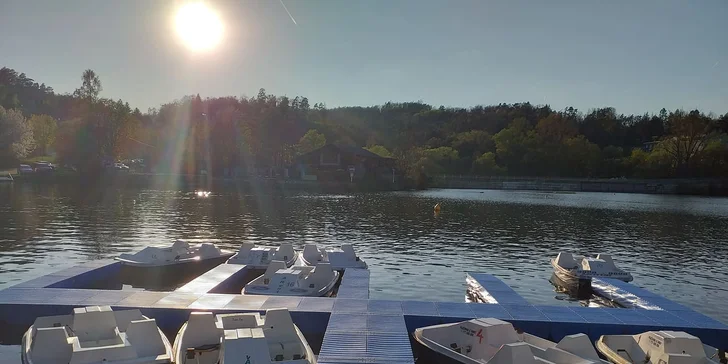 Pohoda u vody: hodinový pronájem šlapadla nebo paddleboardu na Prýglu