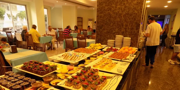 Na dovolenou do Turecka: letecká doprava, hotel jen kousek od pláže, bazén, all inclusice