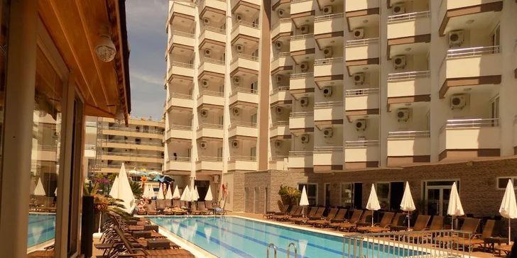 Na dovolenou do Turecka: letecká doprava, hotel jen kousek od pláže, bazén, all inclusice