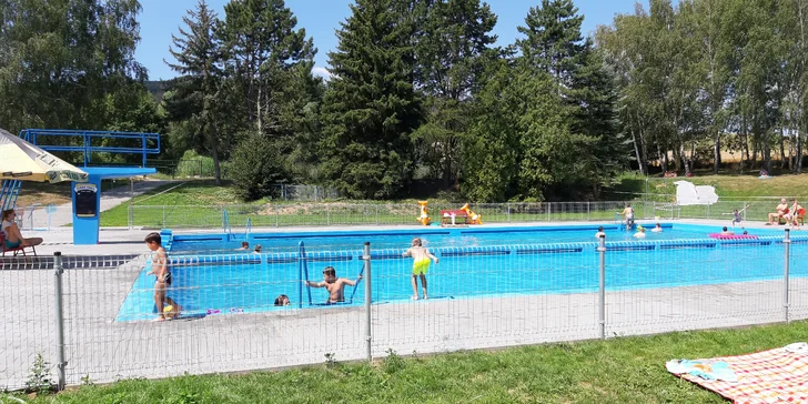 Celodenní vstup na koupaliště pro děti, dospělé i rodiny
