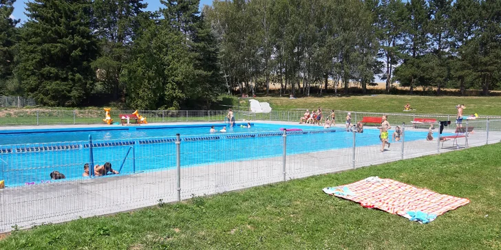 Celodenní vstup na koupaliště pro děti, dospělé i rodiny