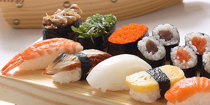 Výtečné sushi menu až pro 3 osoby v Umami