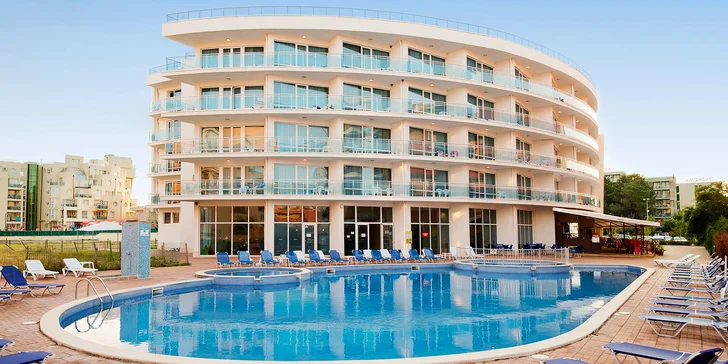 Až 14 nocí v příjemném resortu u Černého moře: all inclusive a pohoda na pláži i u bazénu