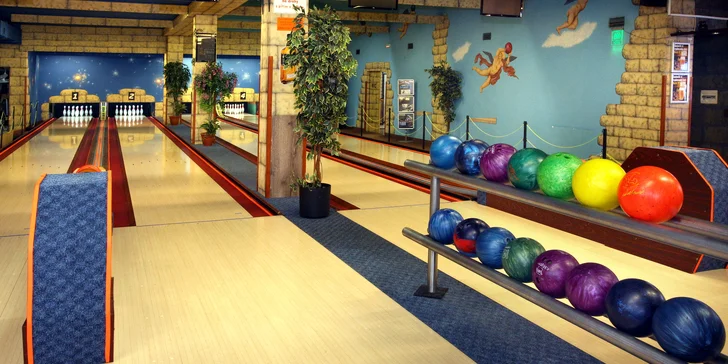 Zábava pro partu: Bowling či laserová střelnice s možností pizzy až pro 8 osob