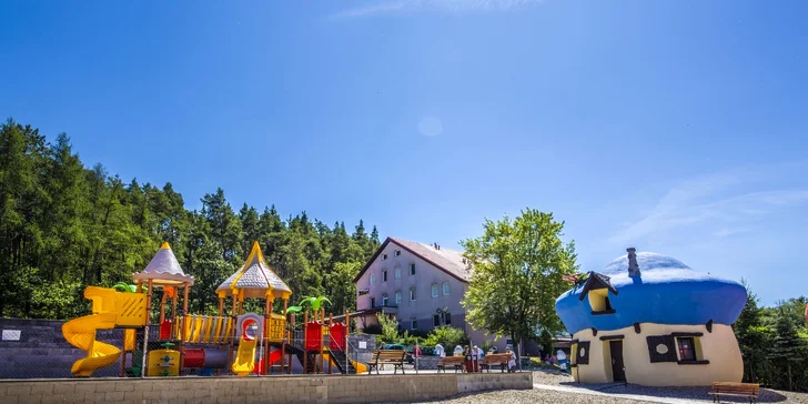 S rodinou do houbičkové chaloupky: pobyt se snídaní nebo polopenzí až pro 4 osoby