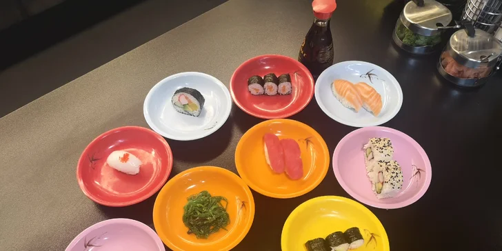 2,5 h neomezené konzumace v novém running sushi baru