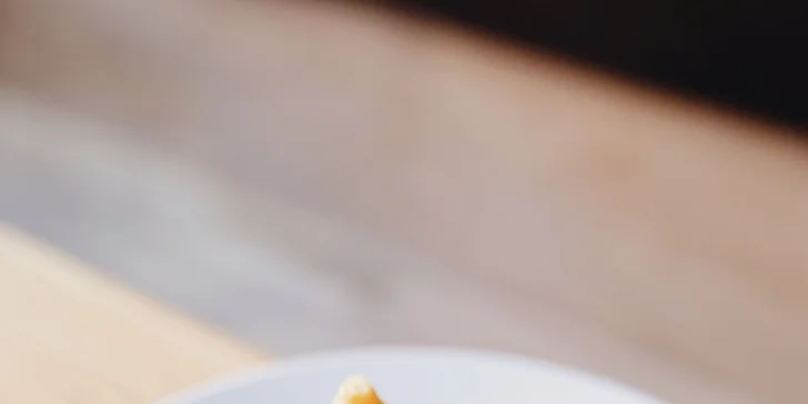 Uzbecký plov a salát s sebou nebo na dovážku pro jednoho i dva
