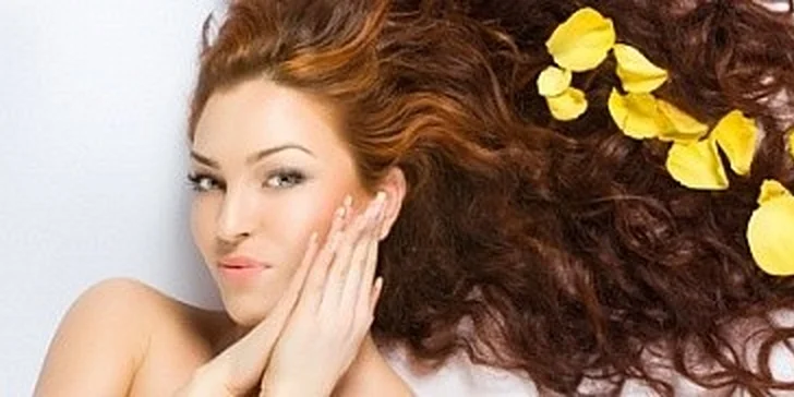 Střihání, mytí hlavy, maska na vlasy, foukaná a styling