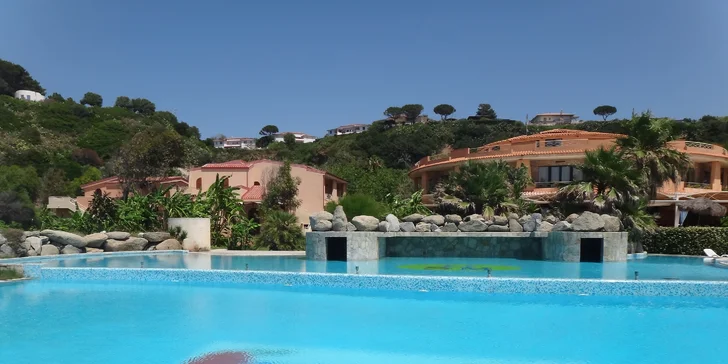 Kalábrie letecky z Brna: 8 dní v hotelu s polopenzí nebo light all inclusive