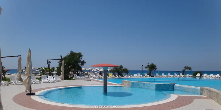 Kalábrie letecky z Brna: 8 dní v hotelu s polopenzí nebo light all inclusive