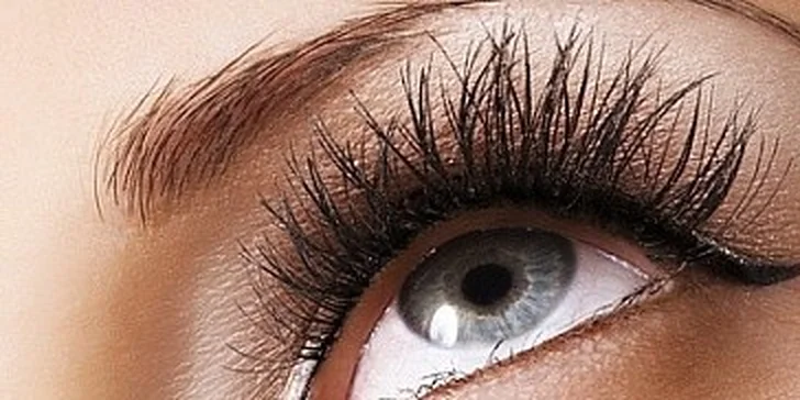 Prodloužení a zahuštění řas metodou lepením řasy na řasu Blink Lash Care