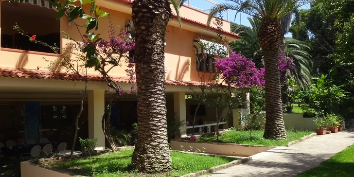 Kalábrie letecky z Brna: 8 dní v hotelu s polopenzí nebo light all inclusive