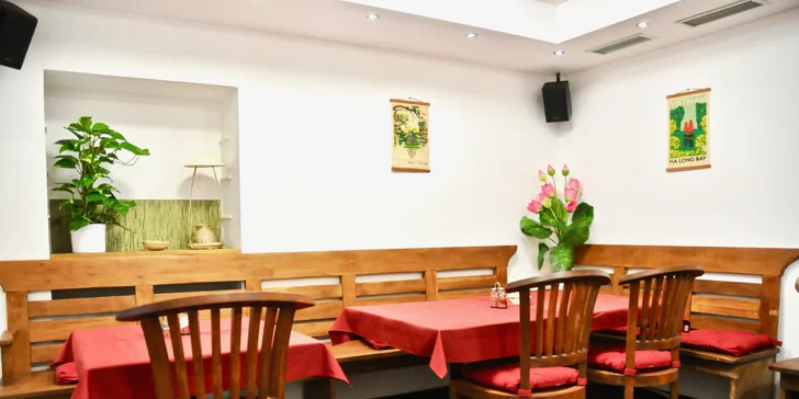 Vietnamské speciality pro 1 nebo 2 osoby: phở bo nebo bún bò nam bộ