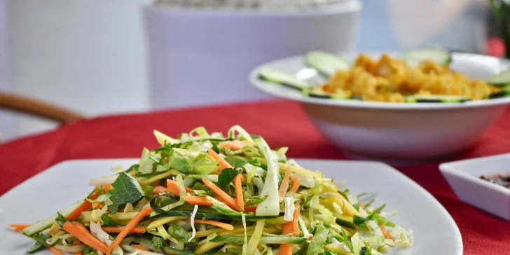 Vietnamské menu pro 2 osoby: vegetariánské speciality, phở bo i nudlová jídla