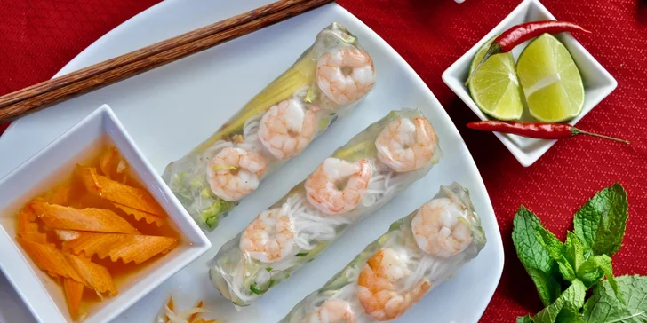 Vietnamské menu pro 2 osoby: vegetariánské speciality, phở bo i nudlová jídla