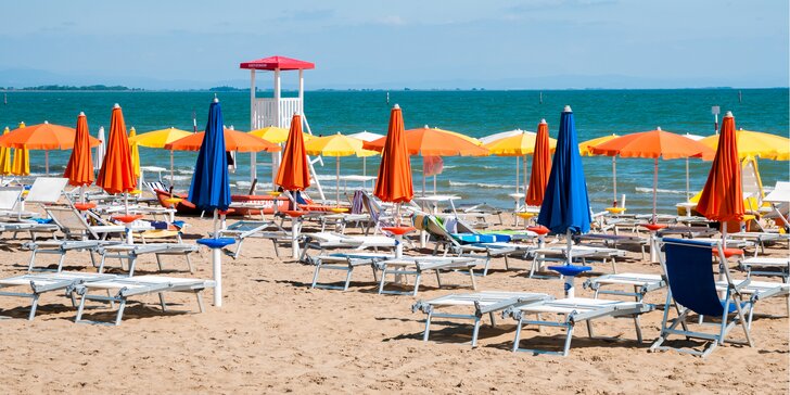 Na jeden den k moři: autobusová doprava a písečná pláž v italském Lignanu