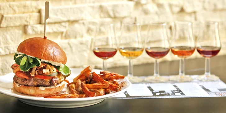 Dokonalý požitek: degustace 5 vzorků rumu a šťavnatý burger s hranolky