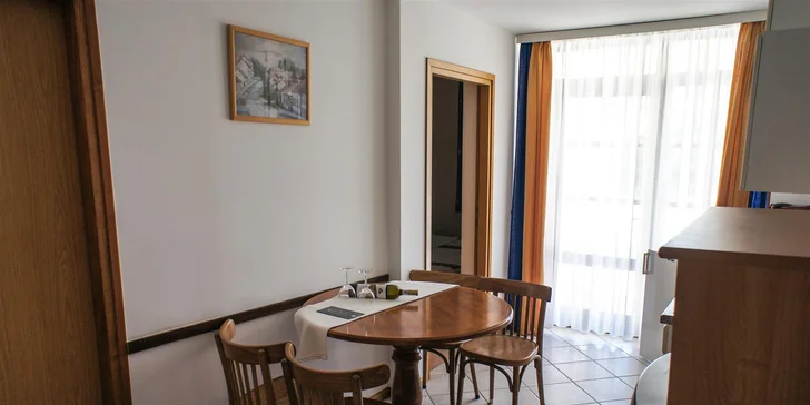 Dovolená na Istrii až pro 5 osob: pokoj či apartmán, bazén a 350 m na pláž