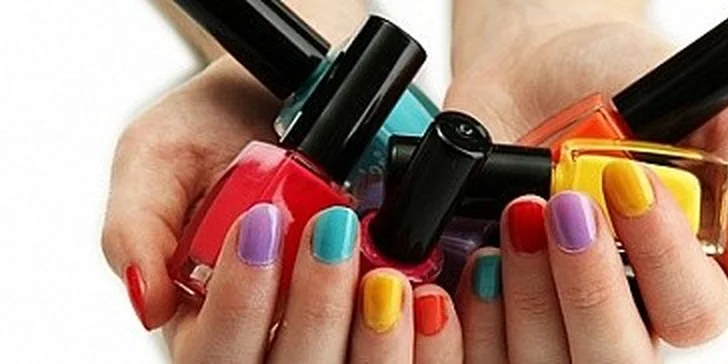 Shellac CND včetně manikúry