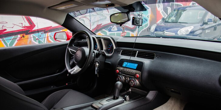 Jízda v supersportu Chevrolet Camaro: 15–60 minut jako spolujezdec i řidič