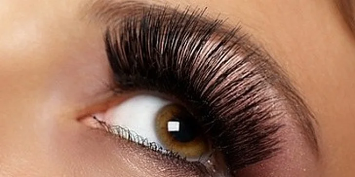 Prodloužení  řas metodou řasa na řasu luxusní značkou EMPORIO LASHES