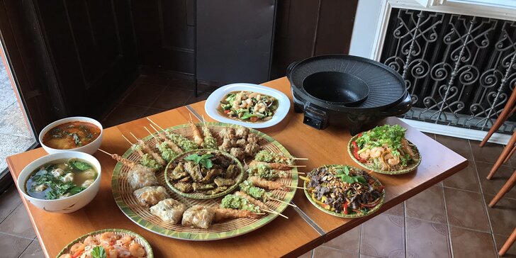 Ochutnejte menu plné vietnamských chutí: polévka, krabí závitky, krevety i dezert až pro 8