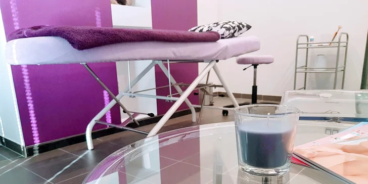 Semi-permanentní řasenka nebo lash lifting s výživou a barvením řas