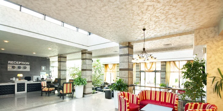 Veget u moře v letovisku Zlaté Písky: all inclusive, hotel s bazénem i doprava busem