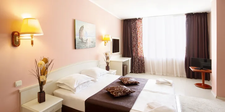 Veget u moře v letovisku Zlaté Písky: all inclusive, hotel s bazénem i doprava busem