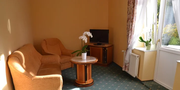 Pobyt v hotelu Eliška v Karlových Varech až pro 4 os se snídaněmi a slevou na procedury