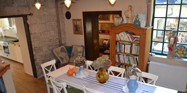 3–8 dní na úpatí Jizerek: apartmány pro partu i rodinu v penzionu s vinným sklípkem