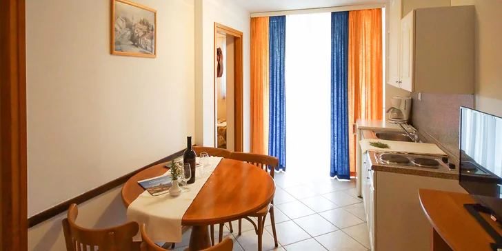 Dovolená na Istrii až pro 5 osob: pokoj či apartmán, bazén a 350 m na pláž